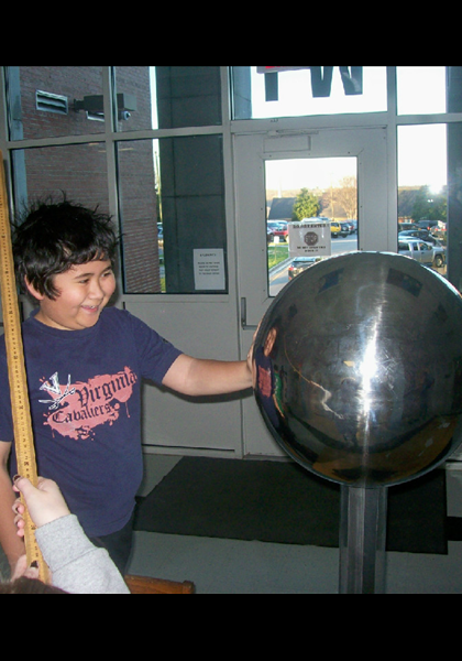 A hair-raising experience with a Van-De-Graaff Generation! A hair-raising experience with a Van-De-Graaff Generation!