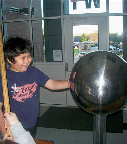 A hair-raising experience with a Van-De-Graaff Generation! A hair-raising experience with a Van-De-Graaff Generation!