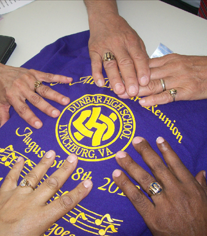 Class rings group photo!