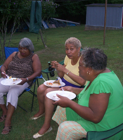 Yvonne Smith Gray, Beverly "Bebe" Knighton, Odessa Hubbard, putting up with the heat!