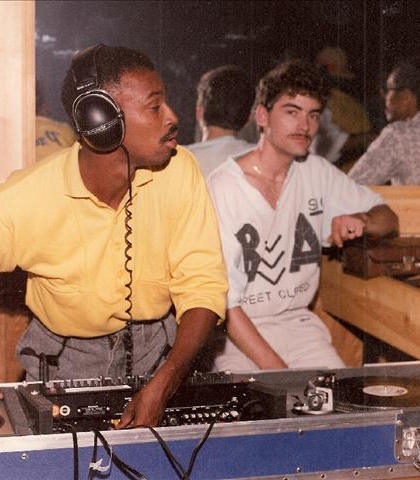 Dj LoLo, getting that mix right! Dj LoLo, getting that mix right!