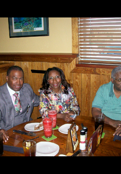 Enjoying a steak dinner after a sucessful Revival Service at Rivermont Baptist Church! Rev. Phillip Elliott DHS-'69, and wife, Edward Stamps! Enjoying a steak dinner after a sucessful Revival Service at Rivermont Baptist Church! Rev. Phillip Elliott DHS-'69, and wife, Edward Stamps!