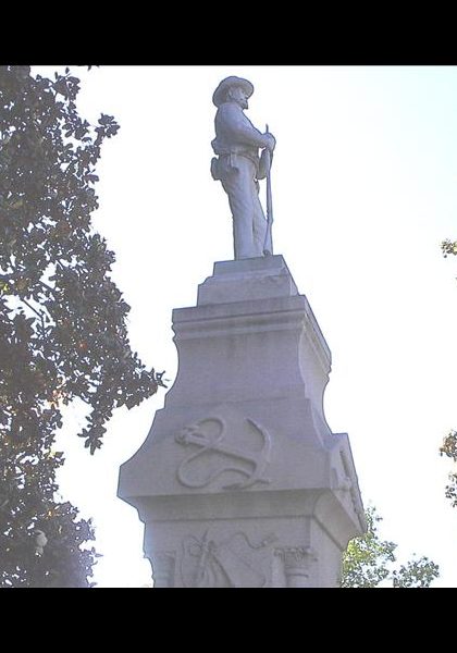 *****The General's statue in the Park! *****The General's statue in the Park!