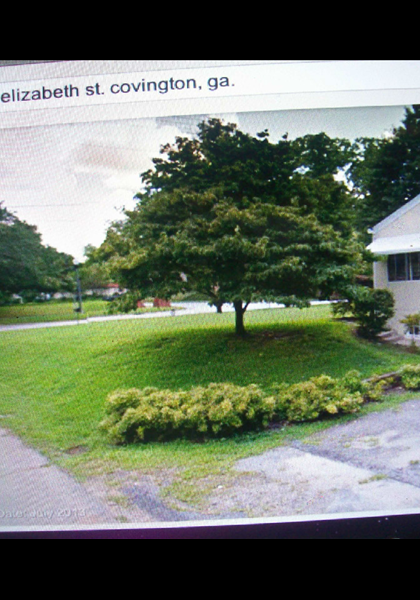 I found this one by following down Floyd street till I saw the house across the street! Notice the driveway, and the side steps! I found this one by following down Floyd street till I saw the house across the street! Notice the driveway, and the side steps!