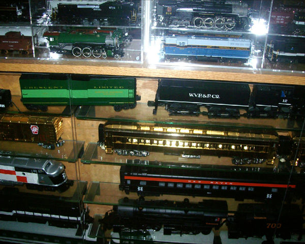 Bronze passenger train car. Bronze passenger train car.