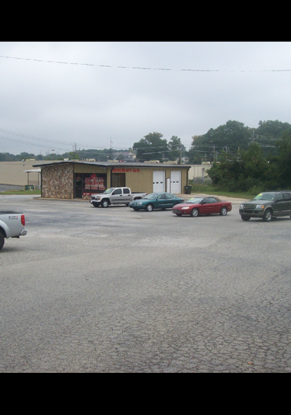 Bob Pinkney's car lot! Watch those lemons! Bob Pinkney's car lot! Watch those lemons!
