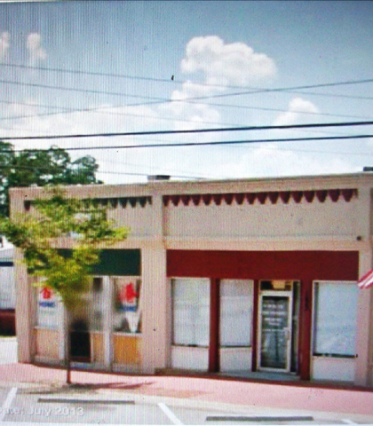 Notice the decorations along the top of the building, the doors and windows! Notice the decorations along the top of the building, the doors and windows!
