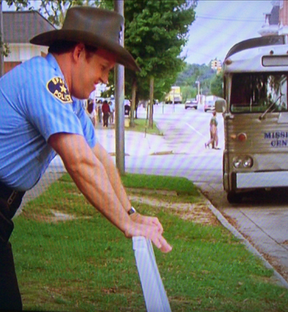 The bus stop where Parker waited for Christine in "first girl!" The bus stop where Parker waited for Christine in "first girl!"