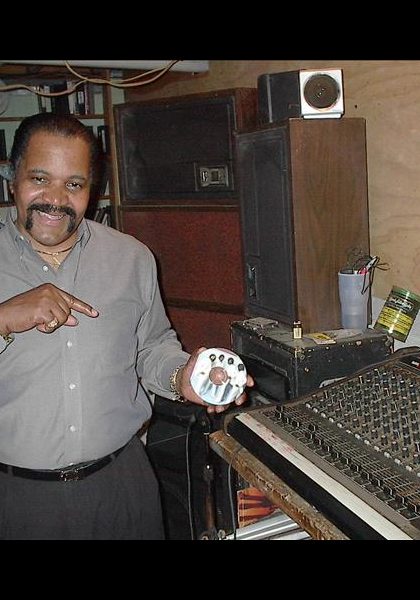 Dennis Saunders DHS-'69, during a visit to his studios in Riverdale, Ga! Dennis Saunders DHS-'69, during a visit to his studios in Riverdale, Ga!