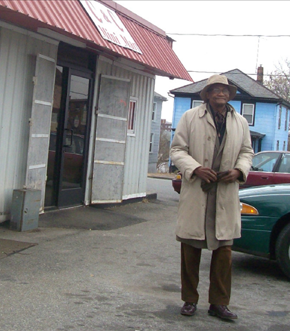 Here is Glen Clark DHS- '68, doing a little shopping! Here is Glen Clark DHS- '68, doing a little shopping!