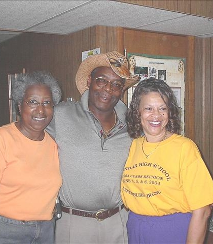 Linda Franklin, Louis Wilson DHS-'66, and Shirley Bates at the Bip Daniels party! Linda Franklin, Louis Wilson DHS-'66, and Shirley Bates at the Bip Daniels party!