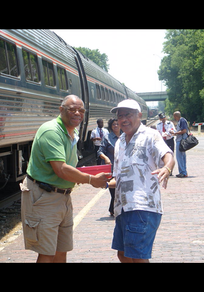 Fred Reynolds visiting Ronnie Haskins in Tuscaloosa, Ala, meeting as the train was passing through! Fred Reynolds visiting Ronnie Haskins in Tuscaloosa, Ala, meeting as the train was passing through!
