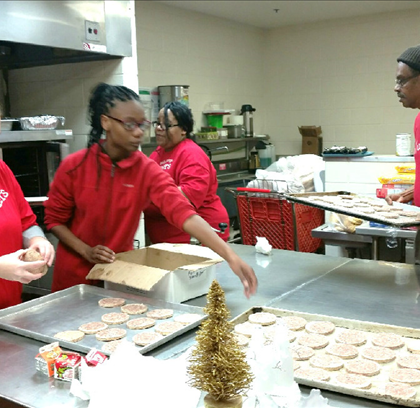 Didn't know I could cook did you? I'm helping Zee and the girls at the bank do Christmas breakfast! Didn't know I could cook did you? I'm helping Zee and the girls at the bank do Christmas breakfast!
