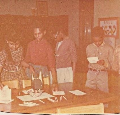 At Payne School, Miss Irvine's 5th grade class: lt. Penny Early, Kervine Davis Alexander, lt. Diane Saunders (Dennis's sister), the Madlad, (back turned) lt Billy Wooten!