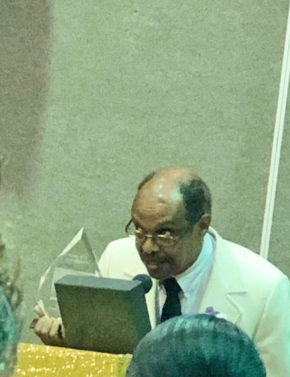 MadLad got an award! Wow!