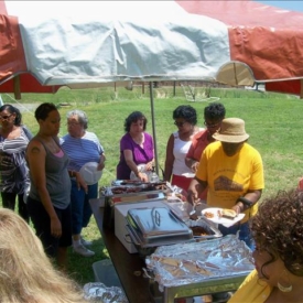 The food line! The food line!