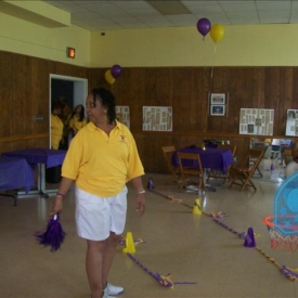 Come on ladies, line up! Come on ladies, line up!